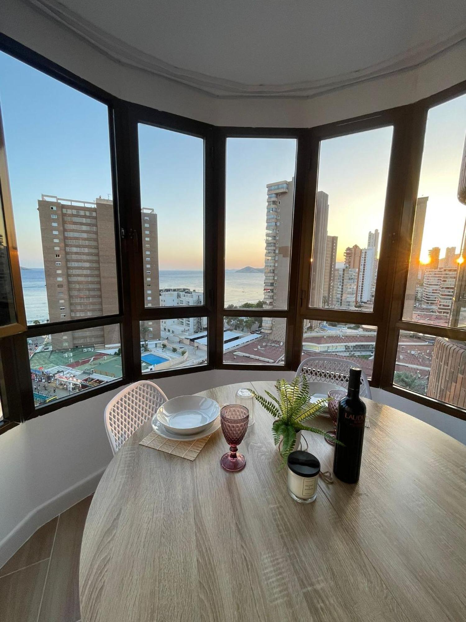 Suite Panoramic Benidorm Bagian luar foto